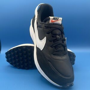 Men's Size 8.5 & 10 Nike Waffle Debut